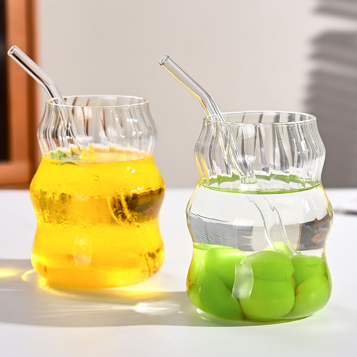 6er Set Glasbecher mit Strohhalm – Kaffee, Milch, Saft, Tee – Wolkenstreifen Design